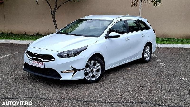 Second-hand Kia Ceed Vision 136 CP (100 kW) 2022 Alb Hatchback