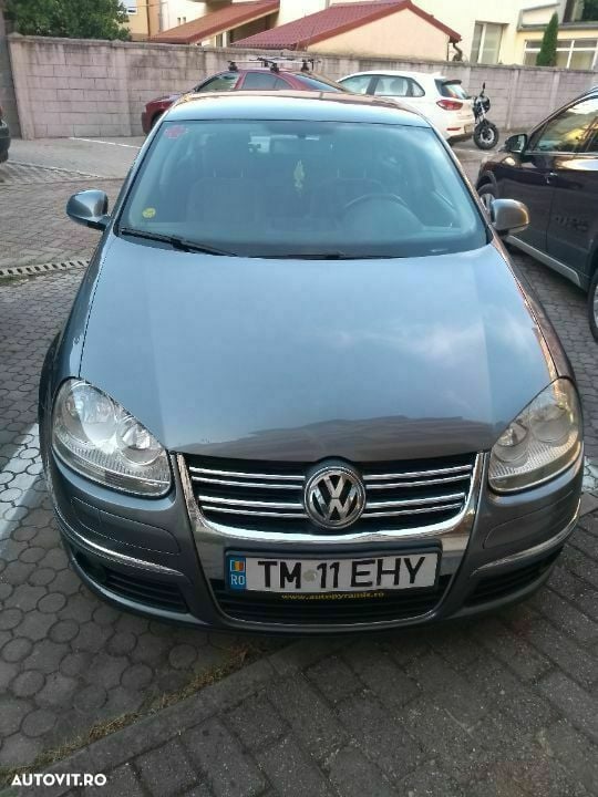 Gri Utilizat 2007 VW Jetta Berlinǎ | 3.200 EUR (Preț OK) - Imagine 1/4