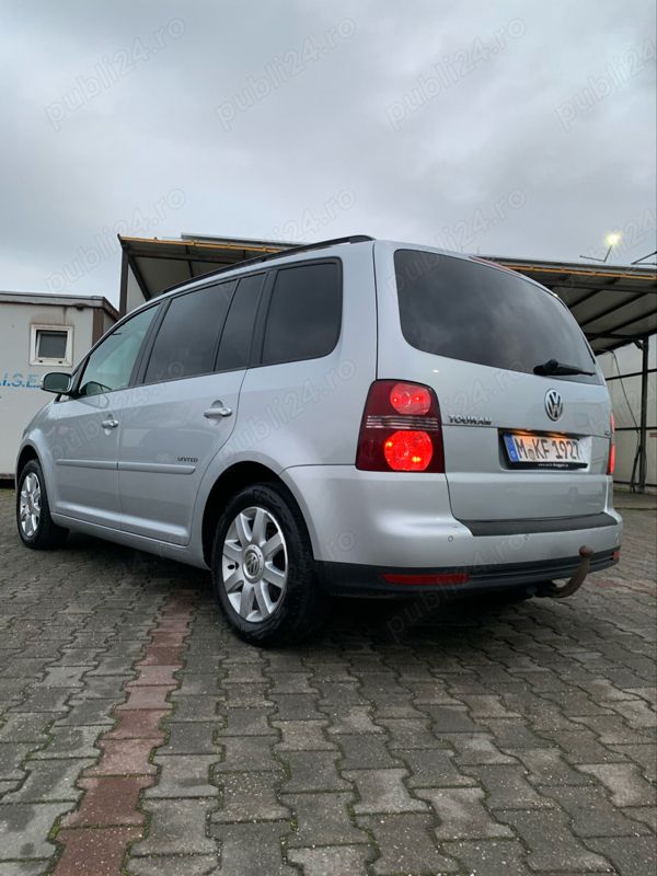 Gri Utilizat 2008 VW Touran United Monovolum | 4.999 EUR (Puțin scump) - Imagine 1/4