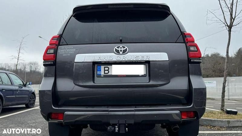 Second-hand Toyota Land Cruiser Executive 204 CP (150 kW) 2022 Culoaregri Berlinǎ