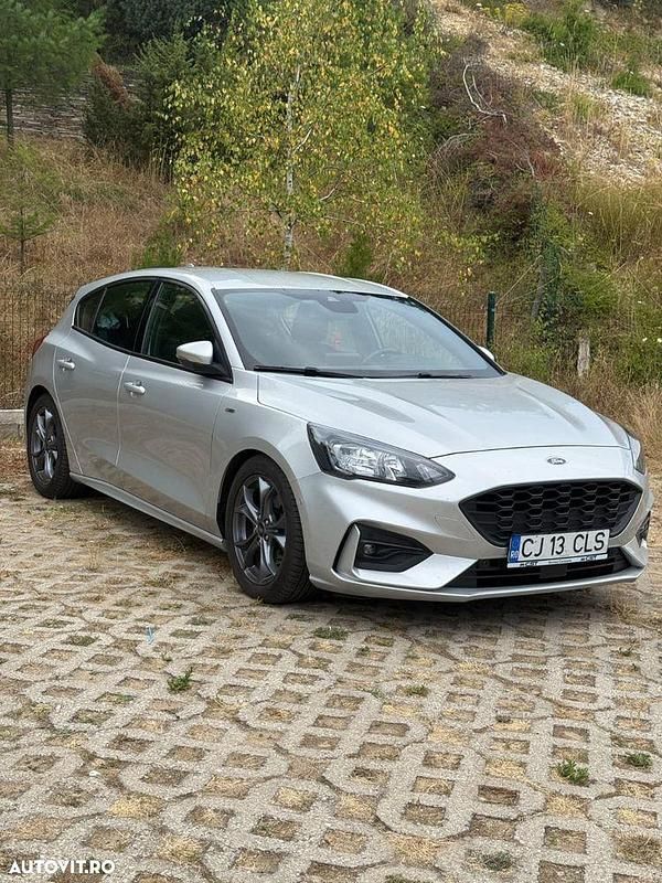 Culoaregri Utilizat 2020 Ford Focus ST-Line Hatchback | 11.500 EUR - Imagine 1/4