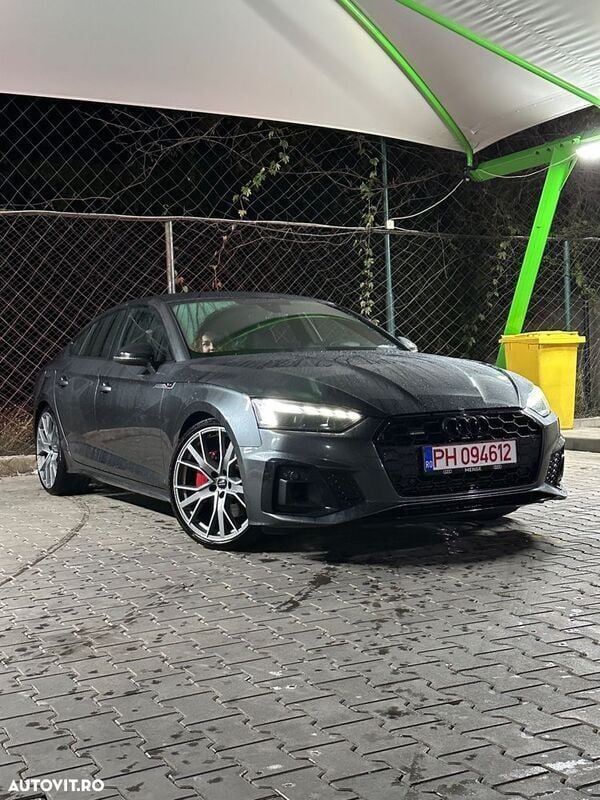 Gri Utilizat 2020 Audi A5 Sportback S-Line Berlinǎ | 28.490 EUR - Imagine 1/4