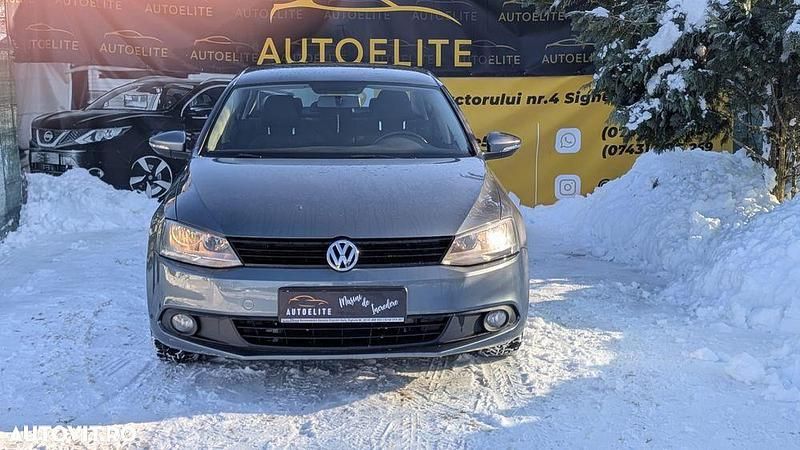 Second-hand VW Jetta Trendline 105 CP (77 kW) 2011 Culoaregri Berlinǎ