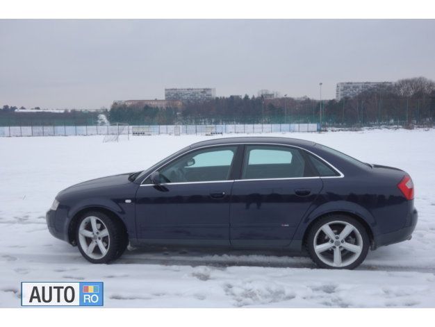 Albastru Utilizat 2001 Audi A4 S-Line Berlinǎ | 3.200 EUR - Imagine 1/4