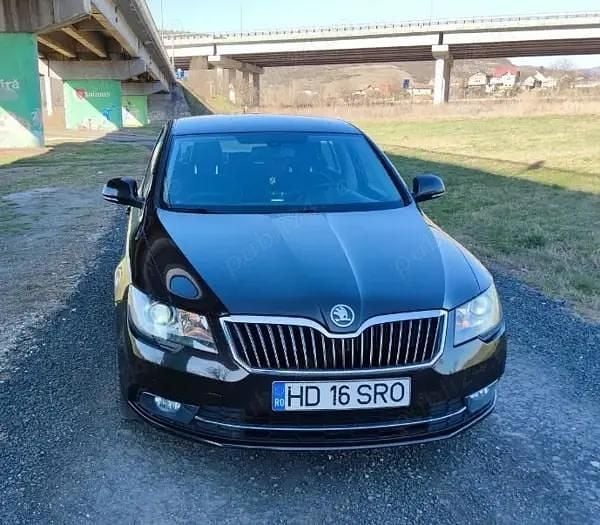 Second-hand Skoda Superb 140 CP (102 kW) 2014 Maro Berlinǎ
