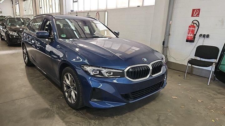 Utilizat 2022 BMW 320 Break | 31.694 EUR (Scump) - Imagine 1/1
