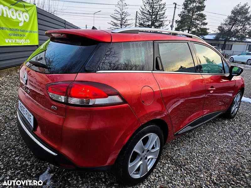 Second-hand Renault Clio GrandTour Intens 90 CP (66 kW) 2014 Culoarerosu Break