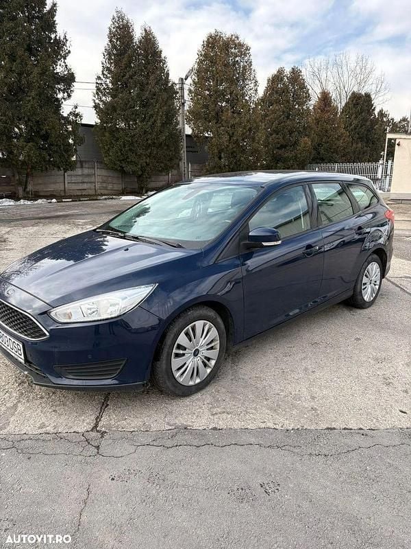 Second-hand Ford Focus 120 CP (88 kW) 2018 Culoarealbastru Berlinǎ