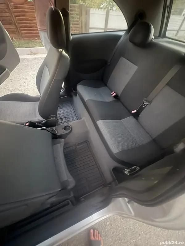 Second-hand Opel Corsa 75 CP (55 kW) 2004 Coupe