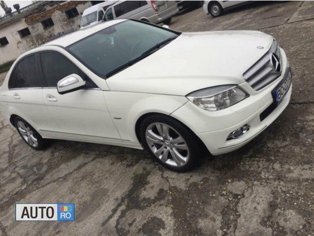 Second-hand Mercedes C220 150 CP (110 kW) 2008 Alb Berlinǎ