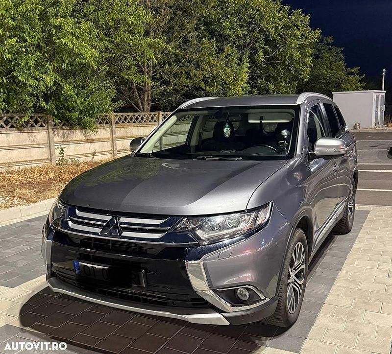 Gri Utilizat 2016 Mitsubishi Outlander SUV | 10.400 EUR (Preț OK) - Imagine 1/4