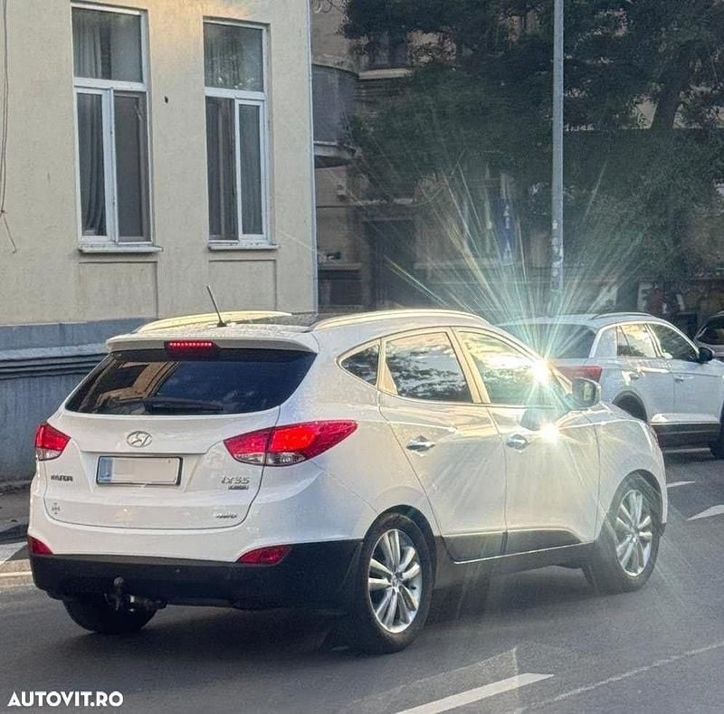 Culoarealb Utilizat 2012 Hyundai ix35 GLS SUV | 9.150 EUR (Preț bun) - Imagine 1/4