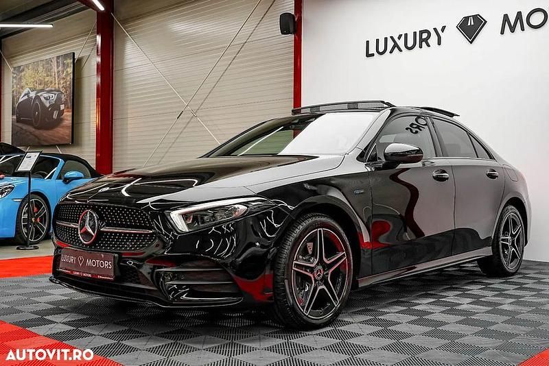 Culoarenegru Utilizat 2020 Mercedes A250 Advanced Plus Berlinǎ | 29.990 EUR (Preț OK) - Imagine 1/4