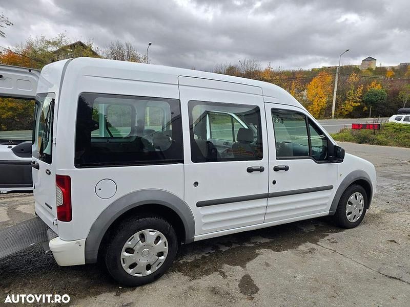 Second-hand Ford Tourneo Connect 90 CP (66 kW) 2010 Culoarealb Monovolum