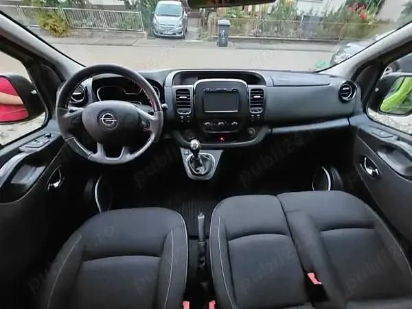 Second-hand Opel Vivaro 140 CP (102 kW) 2016 Verde Monovolum