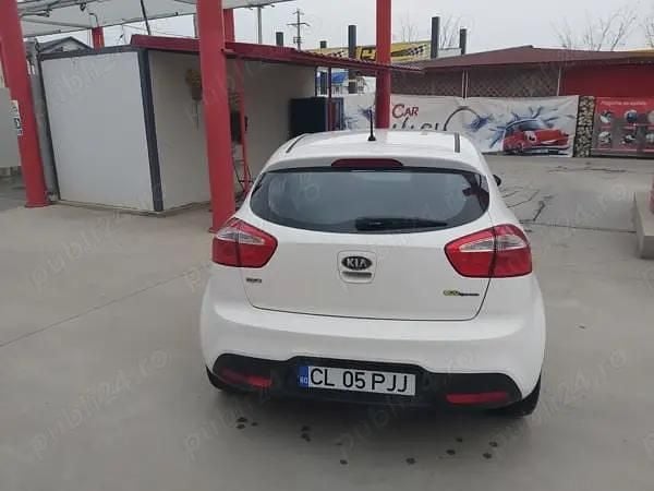 Utilizat 2012 Kia Rio Hatchback | 2.850 EUR - Imagine 1/4