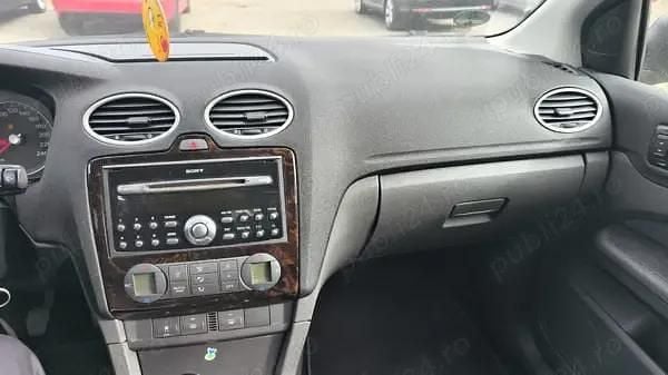 Second-hand Ford Focus 115 CP (84 kW) 2005 Gri Hatchback