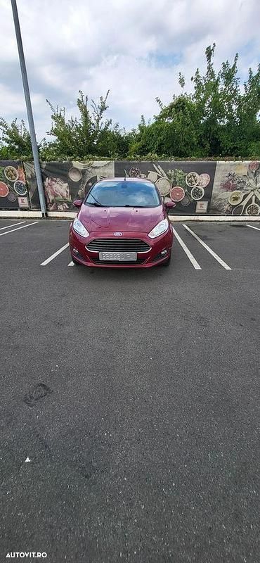 Culoarerosu Utilizat 2013 Ford Fiesta Titanium | 5.250 EUR (Scump) - Imagine 1/4