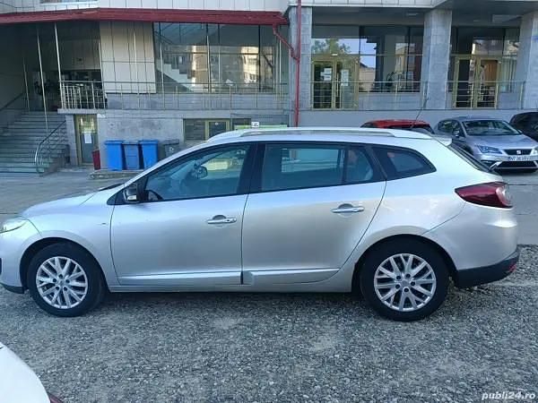Utilizat 2013 Renault Mégane GrandTour Break | 4.800 EUR (Puțin scump) - Imagine 1/4