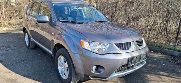 Utilizat 2009 Mitsubishi Outlander SUV | 6.700 EUR (Preț OK) - Imagine 1/4
