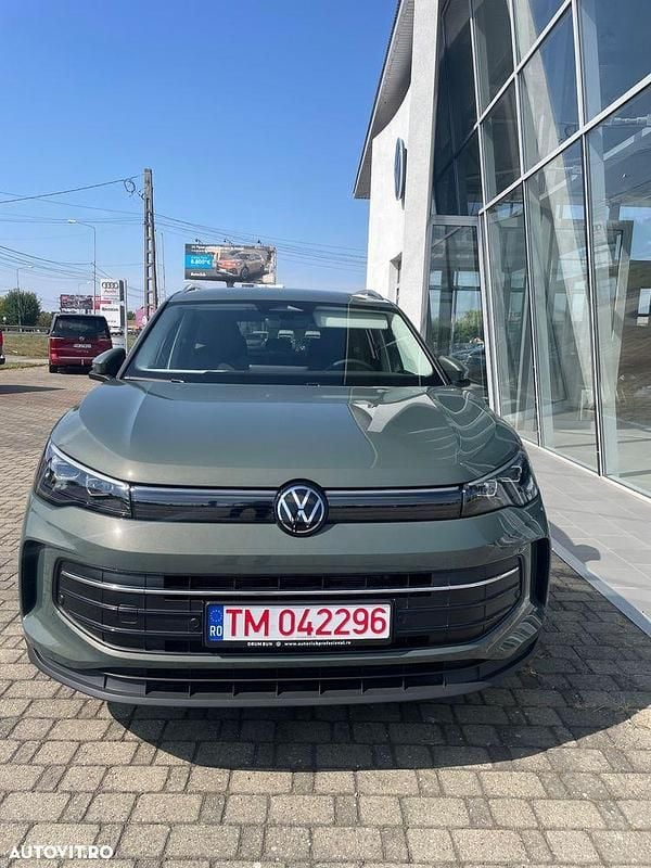 Culoareverde Nouă 2025 VW Tiguan Life SUV | 39.342 EUR (Preț OK) - Imagine 1/4