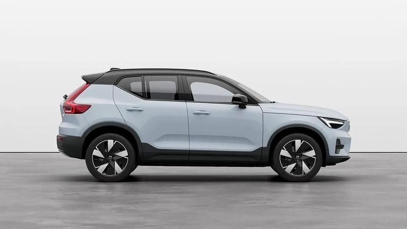 ["cloud blue"] Utilizat 2024 Volvo XC40 Plus SUV | 38.400 EUR (Super Preț) - Imagine 1/4