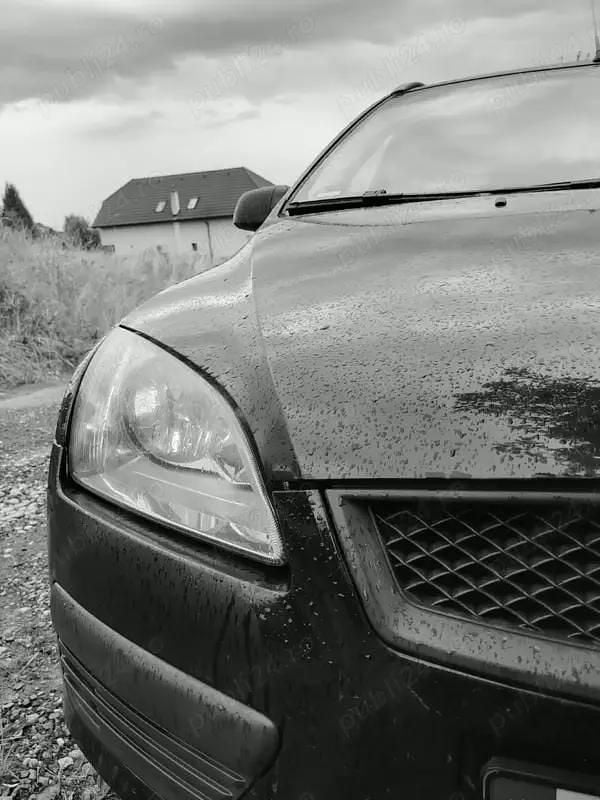 Albastru Utilizat 2005 Ford Focus Break | 1.700 EUR (Preț OK) - Imagine 1/4