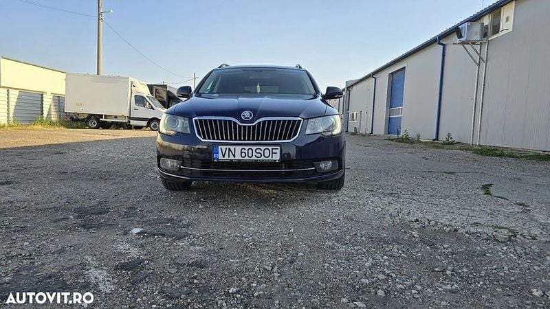 Culoarealbastru Second-hand 2015 Skoda Superb Comfort Break | 8.300 EUR (Preț OK) - Imagine 1/4