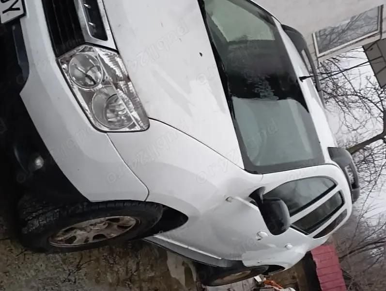 Utilizat 2010 Dacia Duster SUV | 4.000 EUR (Preț bun) - Imagine 1/3