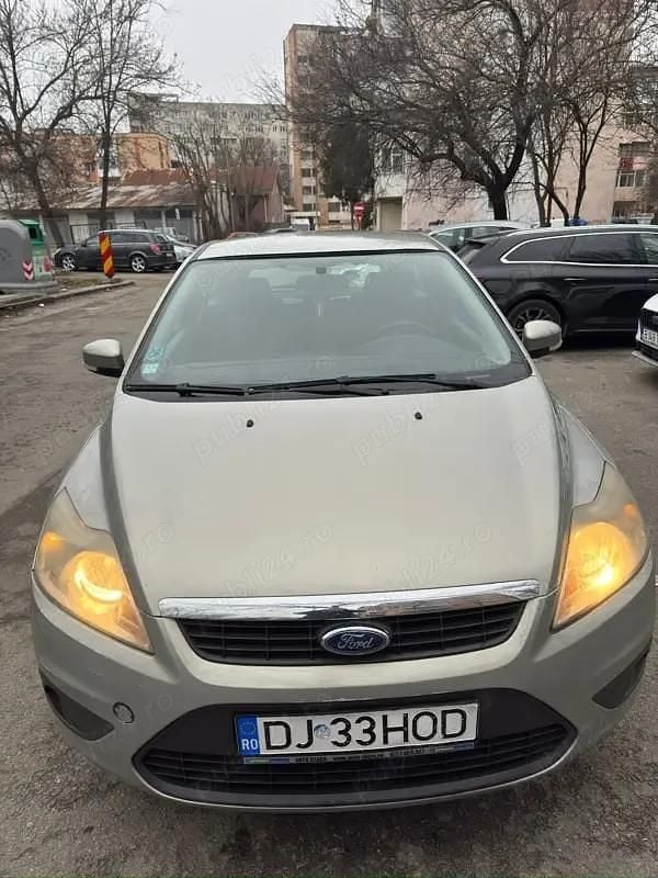 Second-hand 2010 Ford Focus Hatchback | 2.200 EUR (Preț OK) - Imagine 1/4