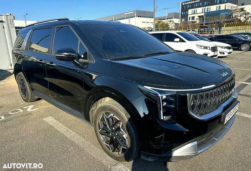 Second-hand Kia Carnival 204 CP (150 kW) 2024 Culoarenegru Monovolum