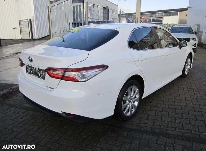 Second-hand Toyota Camry Executive 218 CP (160 kW) 2019 Culoarealb Berlinǎ