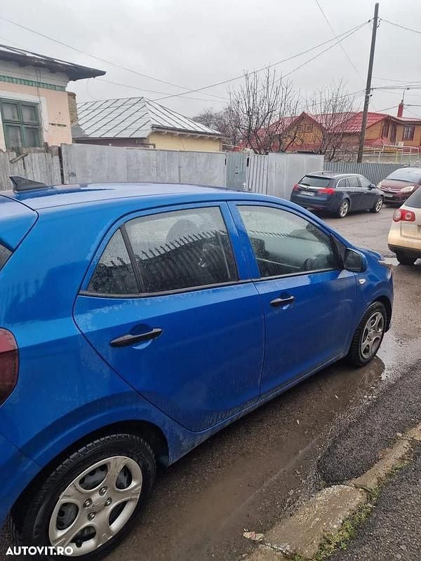 Second-hand Kia Picanto 79 CP (58 kW) 2024 Culoarealbastru Hatchback