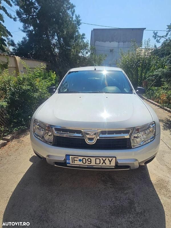 Culoarealb Utilizat 2012 Dacia Duster SUV | 5.950 EUR (Super Preț) - Imagine 1/4