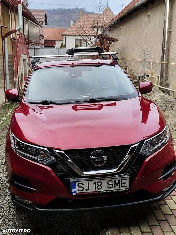 Second-hand Nissan Qashqai Acenta 140 CP (102 kW) 2019 Culoarerosu SUV