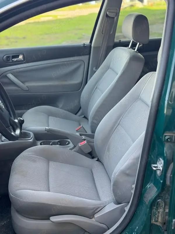 Second-hand VW Passat 105 CP (77 kW) 2001 Berlinǎ