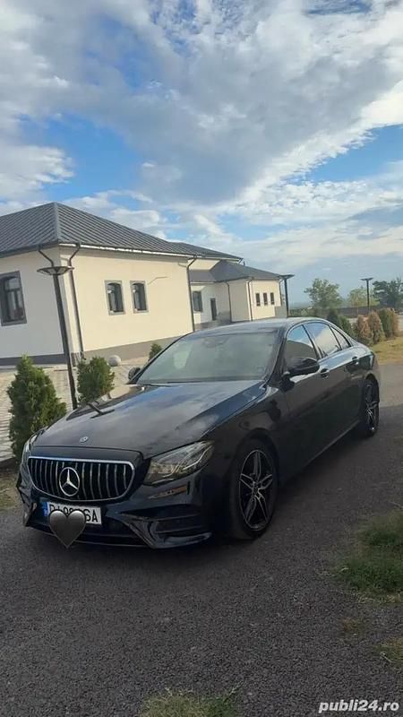 Utilizat 2018 Mercedes E220 Berlinǎ | 30.000 EUR (Preț OK) - Imagine 1/4