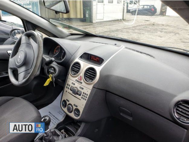 Second-hand Opel Corsa 70 CP (51 kW) 2009 Alb Hatchback