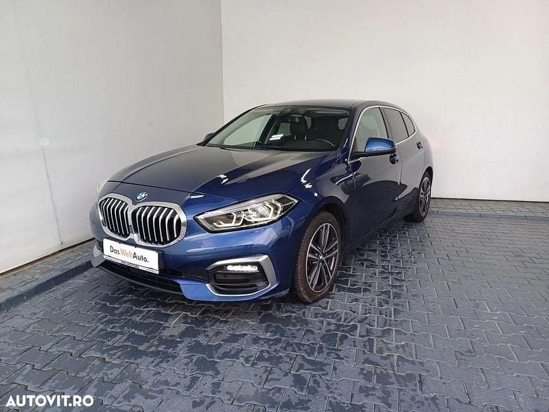 Albastru inchis metalic Utilizat 2022 BMW 118 Luxury Line Hatchback | 20.850 EUR (Preț OK) - Imagine 1/4