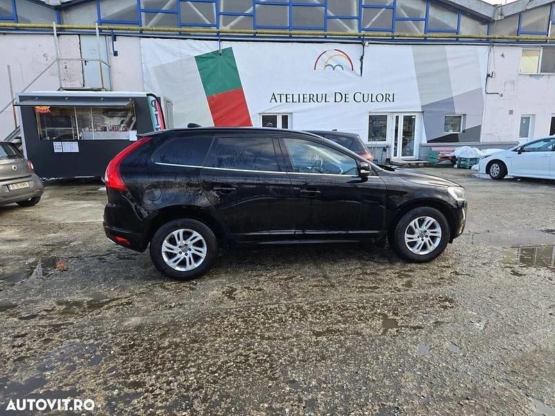 Second-hand Volvo XC60 R-Design 181 CP (133 kW) 2015 Culoarenegru SUV