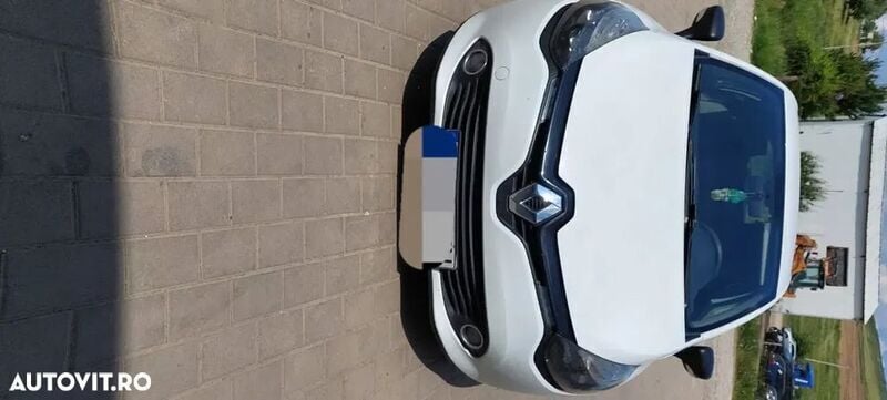 Alb Utilizat 2016 Renault Clio IV Life Hatchback | 4.200 EUR (Preț bun) - Imagine 1/4