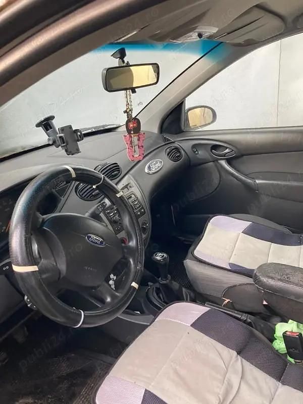 Second-hand Ford Focus 105 CP (77 kW) 2003 Berlinǎ