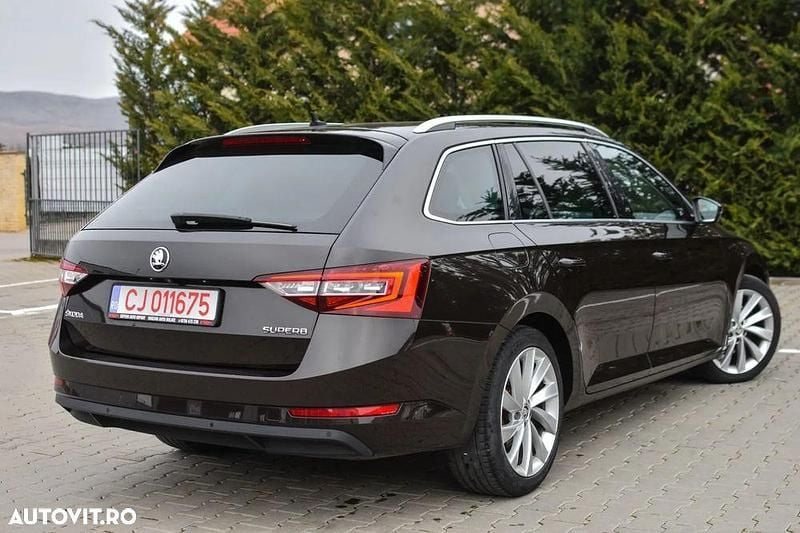 Second-hand Skoda Superb Ambition 190 CP (139 kW) 2019 Culoaremaro Break