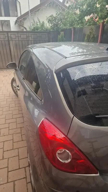 Second-hand Opel Corsa 85 CP (62 kW) 2011 Maro Coupe