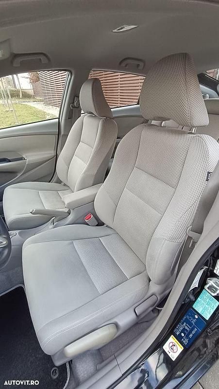 Second-hand Honda Insight 88 CP (64 kW) 2010 Culoarenegru Berlinǎ