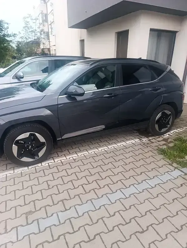 Second-hand Hyundai Kona Premium 204 CP (2025) în Floresti