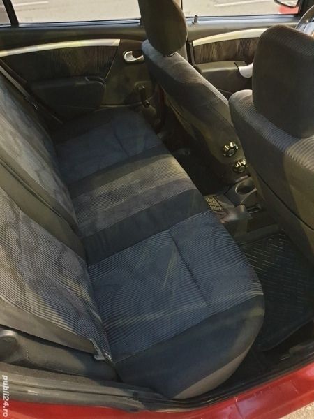 Second-hand Dacia Sandero 55 CP (40 kW) 2008 Rosu Hatchback