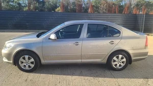 Utilizat 2011 Skoda Octavia Berlinǎ | 3.700 EUR (Preț bun) - Imagine 1/4