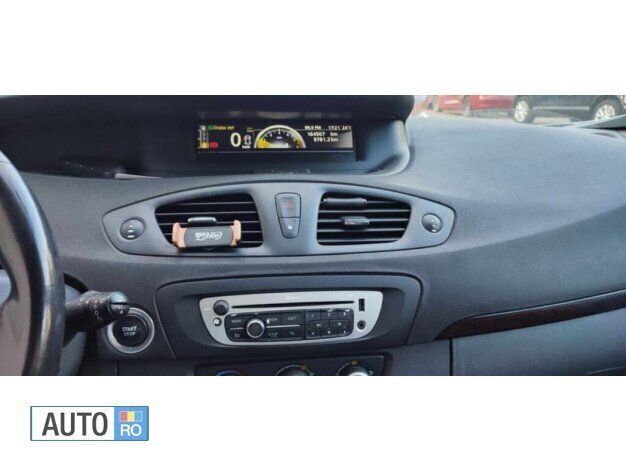 Second-hand Renault Grand Scénic III 110 CP (80 kW) 2012 Alb Monovolum