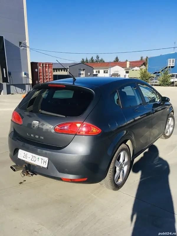 Second-hand Seat Leon 102 CP (75 kW) 2008 Gri Hatchback